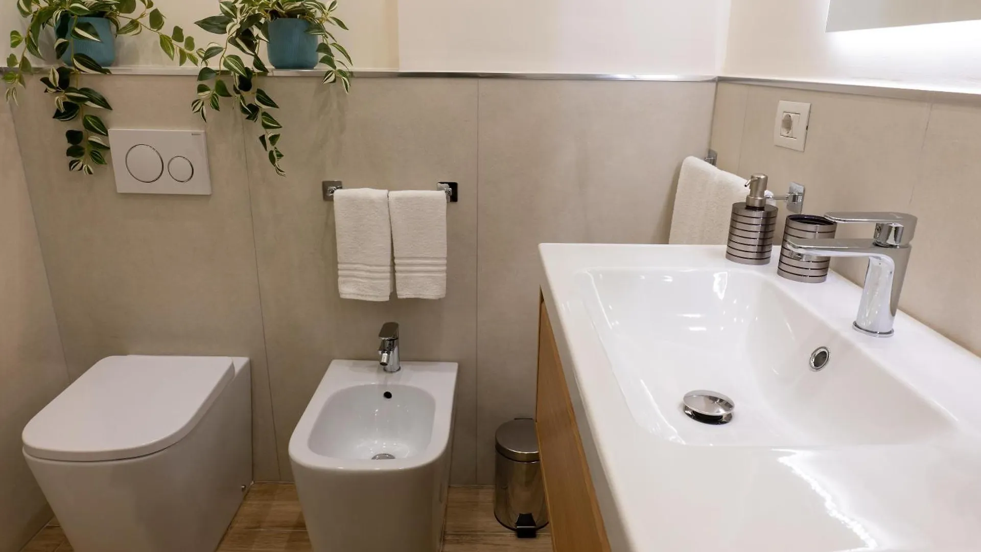 Aura Apartment Catania 0*,