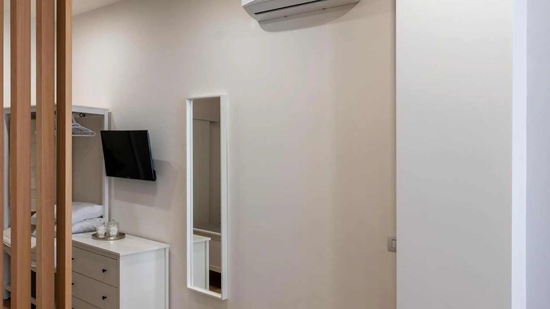 Aura Apartment Catania 0*,